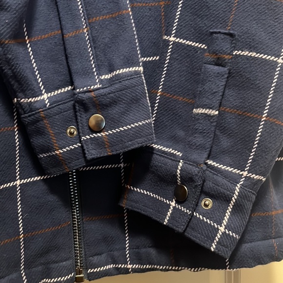 Zipped Sweater - Picture 3 of 5